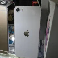 اپل iphone se2020 حافظه 128 رم ۳ گیگابایت سفید رنگ