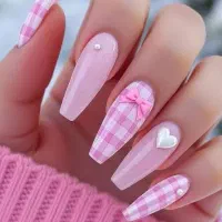 استخدام ناخن کار و مژه کار حرفه ای و اجاره اتاق