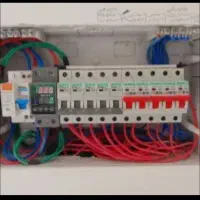 برق کشی . برق کش ساختمان . برق کار. برق کاری
