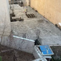 نیازمند کارگر  جمع کردن بلوک و کار در کارگاه