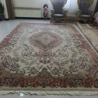 فروش فرش کرم  دسته دوم در حد نو 12متری 2عدد