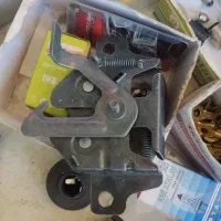 لوازم و قطعات جانبی خودرو