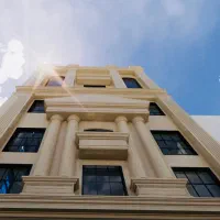 100-متری-سازنده-برند-منطقه-کلید-اول