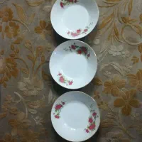 ظروف گل سرخی و وسایل دیگر