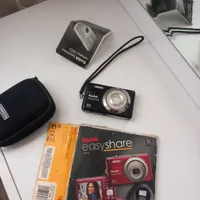 دوربین عکاسی وفیلم برداری مارک kodak|دوربین عکاسی و فیلم‌برداری|تهران, شاهد|دیوار