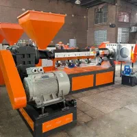 کارگر حرفه ای کندر و گرانول پلاستیک،، کارگر ساده