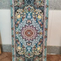 پشتی کرم و فیروزه‌ای