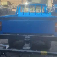 یک نفر راننده نیسان وانت