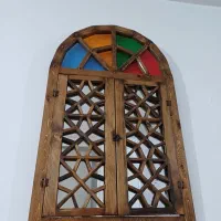 آینه ی پنجره ای سنتی کاملا سالم و زیبا