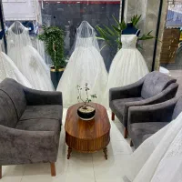 مبل ۴ نفره و میز در حد نو