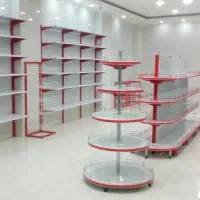 کنار دیوار قفسه وسط