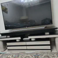 میز تلوزیون بسیار سالم در حد نو