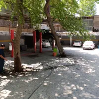 تعدادی-مغازه-داخل-گاراژ