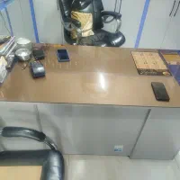 میز کار و صندلی اداری سه عدد