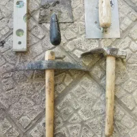 ماله و چکش.تراز.