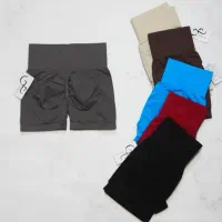 تعدادی لباس ورزشی آکبند