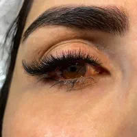 نیازمند مدل اکستنشن مژه