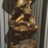 عقاب گچی با پایه