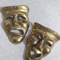 دیوارکوب برنجی رخ تئاتری