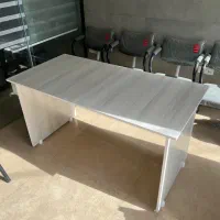 میز تحریر در حد نو
