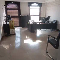 دستیار و منشی خانم مجرد
