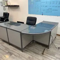 مسئول فروش و منشی خانم