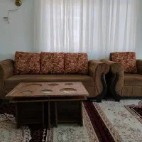 فروش یه دست مبل هفت نفره به همراه میز عسلی