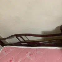 دو عدد تخت یک نفره فرفرورژه  دوتا پاتختی