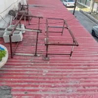 چهارپایه فلزی برای گل وانباری