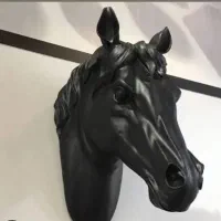 مجسمه دیوارکوب