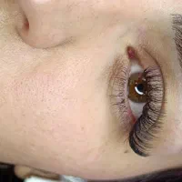کاشت مژه