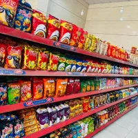 صندوقدار خانم برای فروشگاه مواد غذایی ساکن پونک