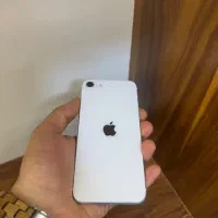 ایفون se 2020 در حد نو