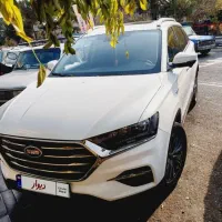 راننده شخصی با ماشین شاسی