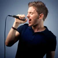 آموزش حرفه‌ای خوانندگی پاپ و کلاسیک