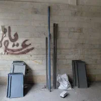 تعدادی قفسه پیچ و مهره ای