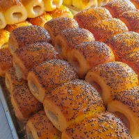 فروشنده حرفه ای اقا در قنادی