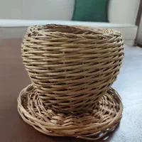 گلدان و بشقاب حصیری