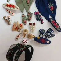 اکسسوری گلدوزی شده
