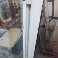 پنجره با شیشه سالم
