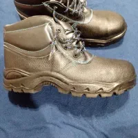 کفش کار نو   سایز۴۲   استاندارده سایزش