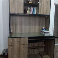 کتابخانه و میز کامپیوتر و میز تحریر