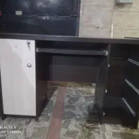 فروش یک دستگاه میز کامپیوتر