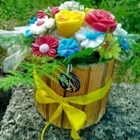 شمع سرای نازنین پذیرش انواع باکس گل شمع