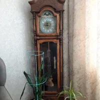 ساعت ایستاده پاندول دار. سالم. باطری خور