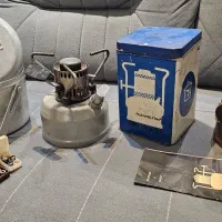 دو دستگاه چراغ بنزینی و چراغ نفتی روسی