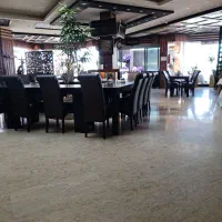 آشپز فست‌فود و سالن کار حرفه‌ای