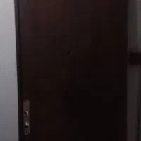 درب واحد آپارتمان خانه