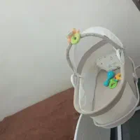 تخت نوزاد به همراه صندلی نوزاد