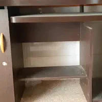 میز کامپیوتر در حد نو